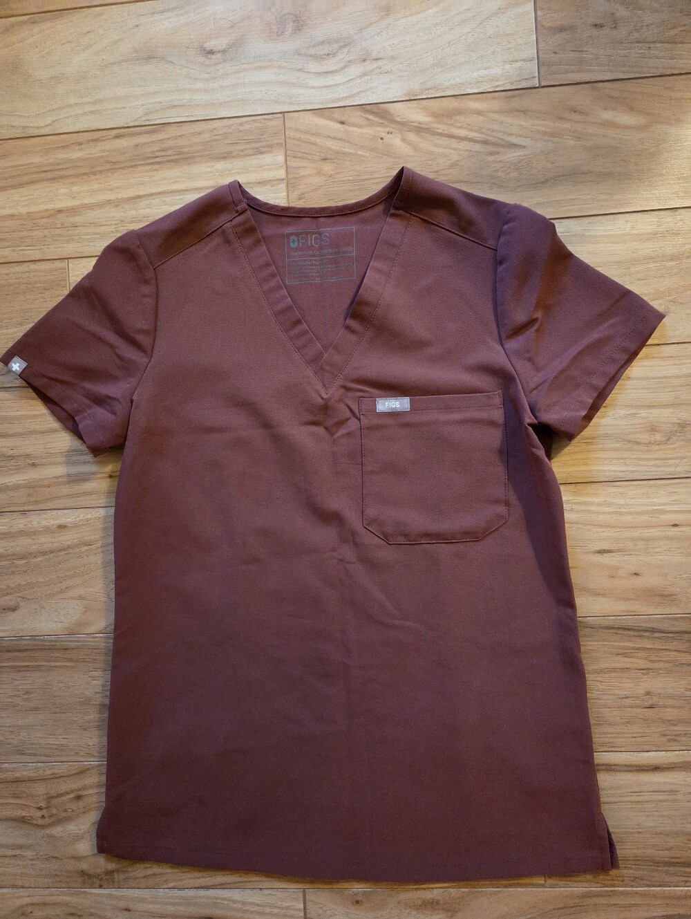 FIGS Catarina One-Pocket Scrub Top Dark Cherry Size XXS